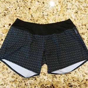 NWOT Oiselle Long Roga shorts - Size 12